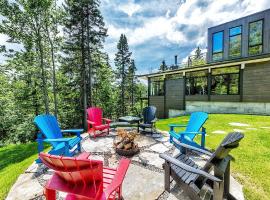 Le Charlevoix - Résidences Boutique., Hotel in Petite-Rivière-Saint-François