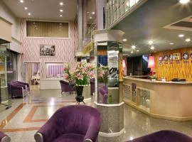 Highway Hotel