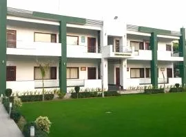 Hotel Whistling Greens