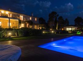 होटल की एक तस्वीर: Luxury villa Cas Padri
