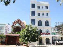 होटल की एक तस्वीर: Lighthouse Hotel