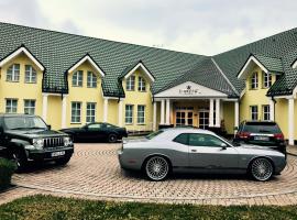 Imperial Casino Strazny Hotel,位于斯特拉日尼的酒店