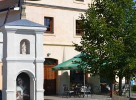 Hotel Antoň, hotel v destinaci Telč