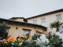 SZÉP KERT VENDÉGHÁZ, hotel v destinaci Szekszárd