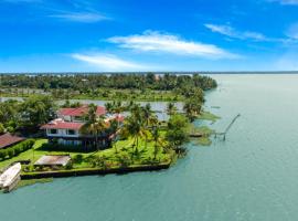 Hotel fotoğraf: Waters Edge by Gateway Malabar