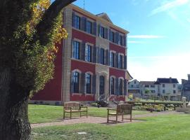 Chambre D’hôtes Parc Johan, hotel in Chauffailles