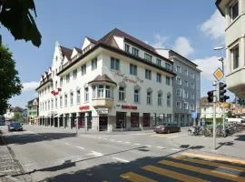布鲁格特米纳斯酒店