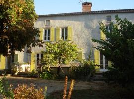 A picture of the hotel: Chambres Sorges en Périgord