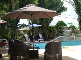 מלון צילום: Beautiful and spacious 3 Bdr house with pool near beaches