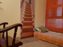 호텔 사진: Room in best Noida location