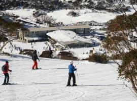 Smiggins Hotel & Chalet Apartments, hotel in Perisher Valley