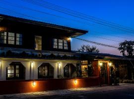 Hotel Photo: Granny Tea House Phrao Chiang Mai