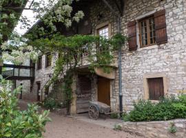 酒店照片: Logis Hôtel Restaurant La Vieille Ferme, Mâcon Nord