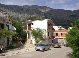 Hotel kuvat: Double Room Igrane 2655b