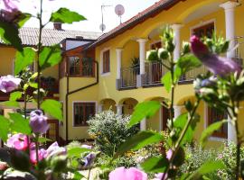 होटल की एक तस्वीर: Weingut - Gästezimmer zum Schwalbennest