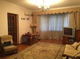 Gambaran Hotel: Apartment in Stalinskiy style