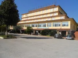 Grand Hotel Pavone, hotel in Cassino