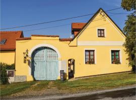 Hotel foto: Five-Bedroom Holiday Home in Busovice