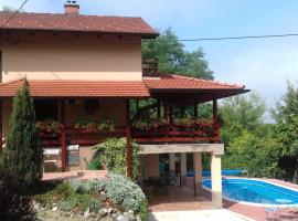 A picture of the hotel: Holiday Home Nina Petrinja