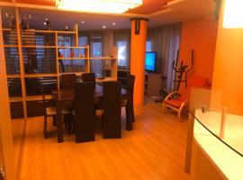 A picture of the hotel: Fantastic 3 bedroom Apartment