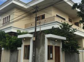 Fotos de Hotel: Rumah Nyaman Back Packer