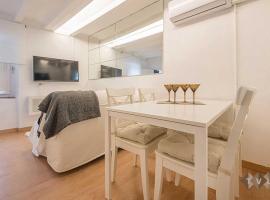 Hotelfotos: Sea Front Apartment Balcon Mediterraneo