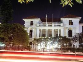 A picture of the hotel: Bulawayo Club