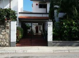 Room in Cancun Stadium, ξενοδοχείο στο Κανκούν