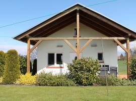 Hotel foto: Sunlit Holiday Home with Fenced Garden in Bastorf