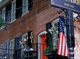 A picture of the hotel: Inn at Court Square