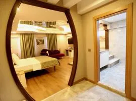 Life Corner Hotel