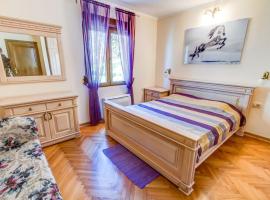 Hotel Photo: Spacious Kotor Apartment