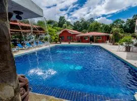 Pacific Paradise Resort, hotel in Quepos