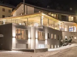 Laagers Hotel Garni, hotel in Samedan