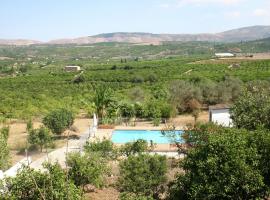 호텔 사진: Big Holiday Home in Francofonte with Private Swimming Pool