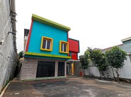 รูปภาพของโรงแรม: RedDoorz Plus near Halim Perdanakusuma 2