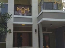 A picture of the hotel: Khansa 1 Homestay