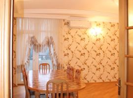 Фотография гостиницы: Apartment at Jafar Khandan 54