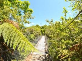 TePopo Gardens Rural Retreat，位于斯特拉特福德的酒店