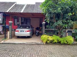 A picture of the hotel: Khansa 2 Homestay