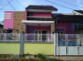 Hotel foto: Khansa 3 Homestay