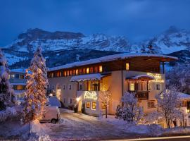 Dolomit Boutique Hotel, hotel in La Villa