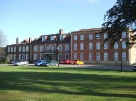 The Bannatyne Spa Hotel, hótel í Hastings