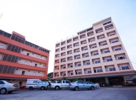 P.A. Place Hotel, hotel in Nakhon Sawan