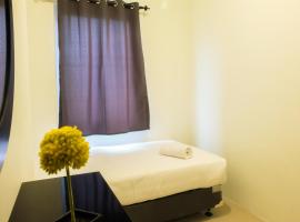 Hotel Photo: 2 BR Northland Near Mangga Dua And Ancol By Travelio