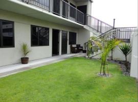 ASURE Abode On Courtenay Motor Inn، فندق في نيو بليموث