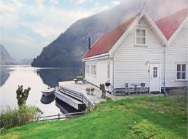 Hotel Foto: Three-Bedroom Holiday Home in Flekkefjord