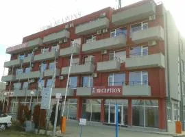 Hotel Seasons 2
