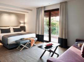 Gkeea Boutique Hotel, hotel u Ierissosu