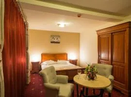 Red Hotel